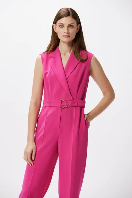 O salopetă cu piciorul mai lat