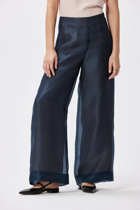 Pantaloni largi de costum