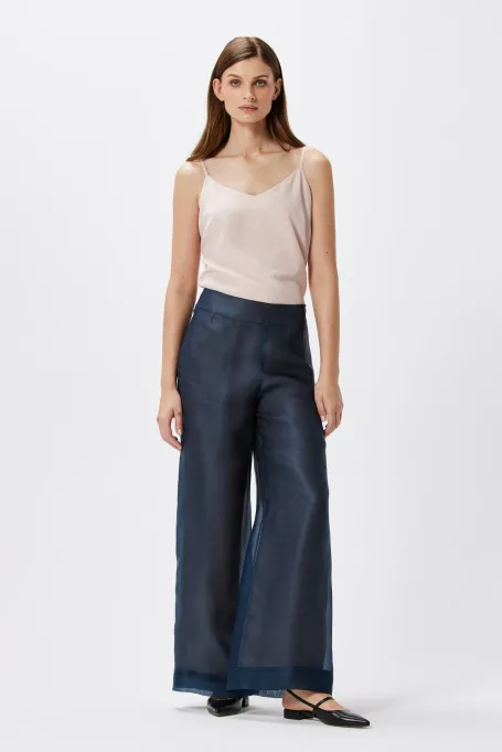 Pantaloni largi de costum