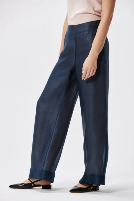 Pantaloni largi de costum