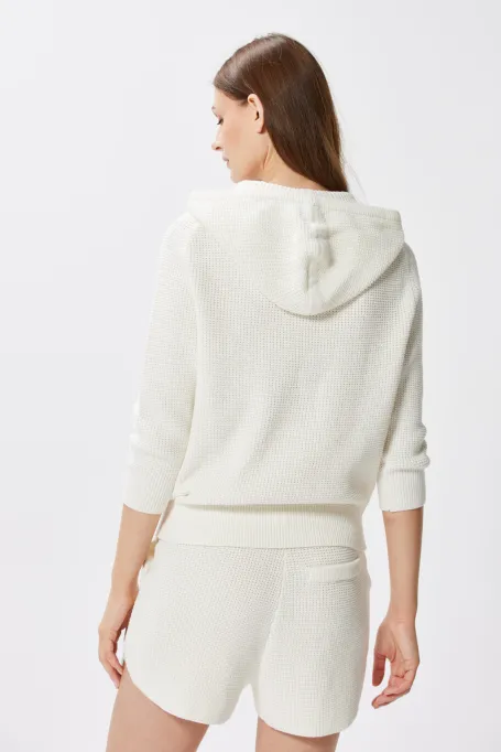 Pantaloni scurți alb crem din tricot