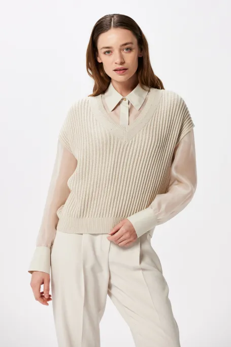 Bluză lejeră din mătase, decolteu în v