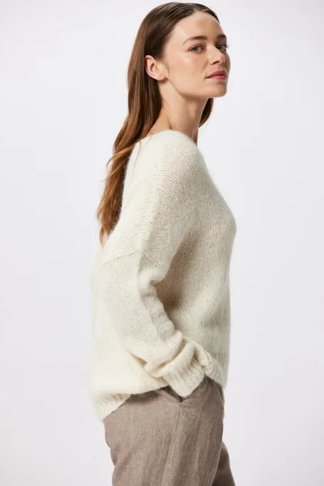 Pulover alb din amestec de alpaca suri și lână merino Pulover alb din amestec de alpaca suri și lână merino
