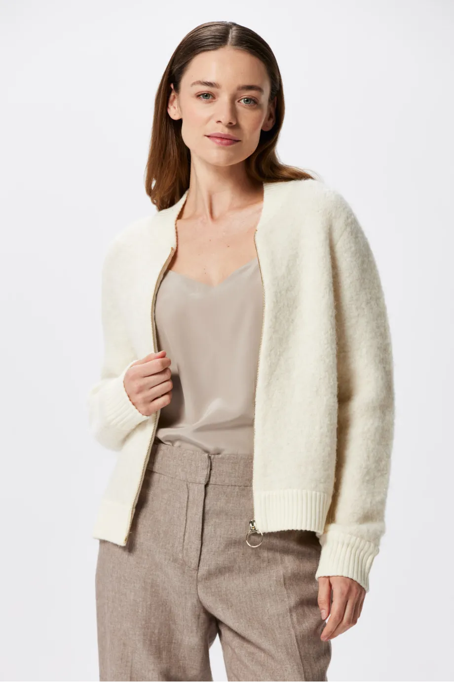 Cardigan alb din lână de alpaca Cardigan alb din lână de alpaca