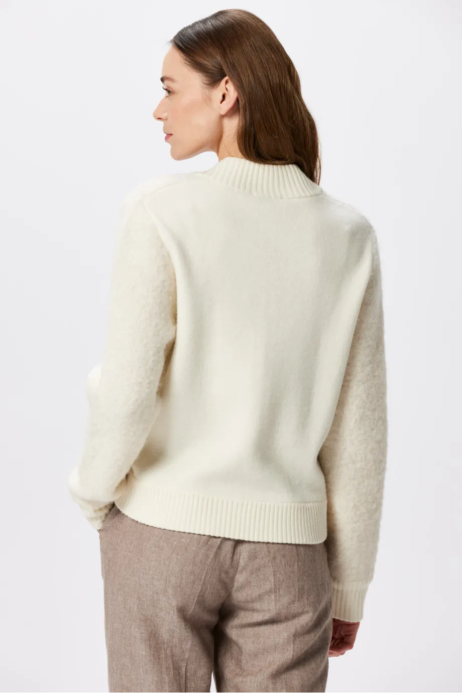 Cardigan alb din lână de alpaca Cardigan alb din lână de alpaca