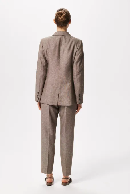 Sacou din amestec de lână răcoroasă și in pentru costum