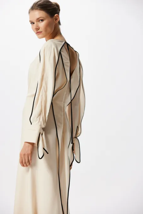 Rochie din mătase cu tiv negru