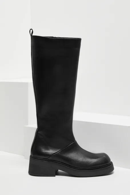 Cizme negre din piele