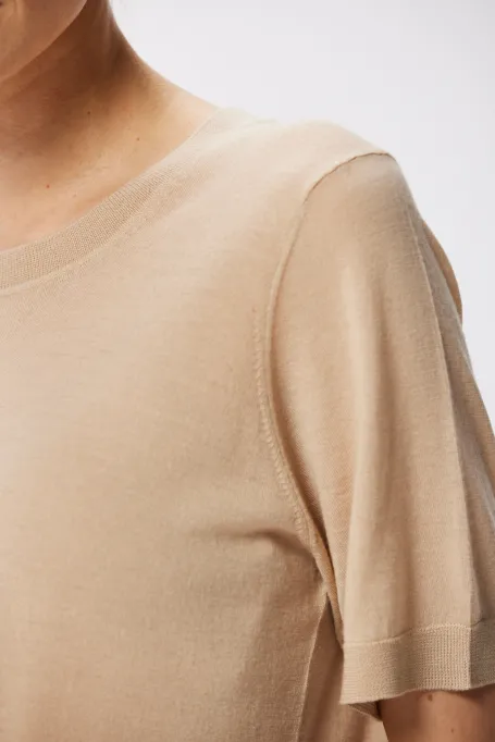 Bluză bej din lână merinos