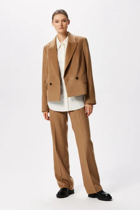 Jachetă scurtă cu mătase