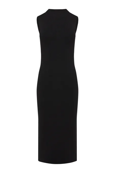 Rochie neagră mulată Rochie neagră mulată
