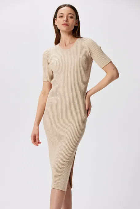 Rochie bej cu dungi verticale Rochie bej cu dungi verticale