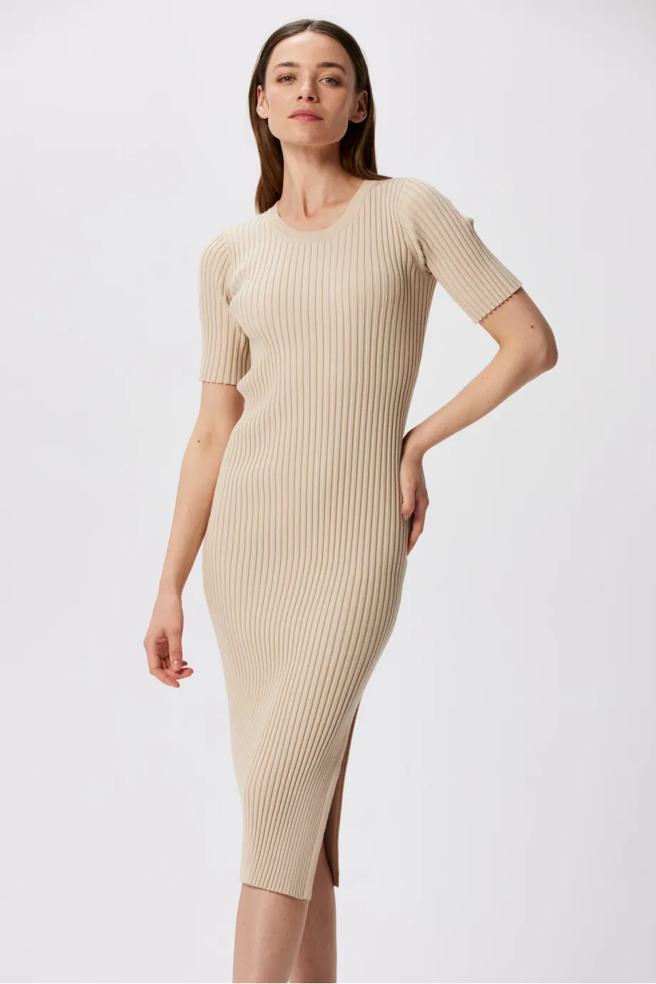 Rochie bej cu dungi verticale Rochie bej cu dungi verticale
