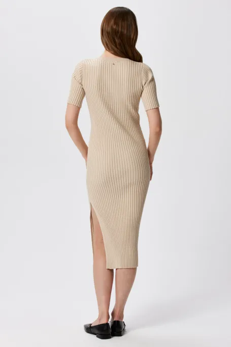Rochie bej cu dungi verticale Rochie bej cu dungi verticale
