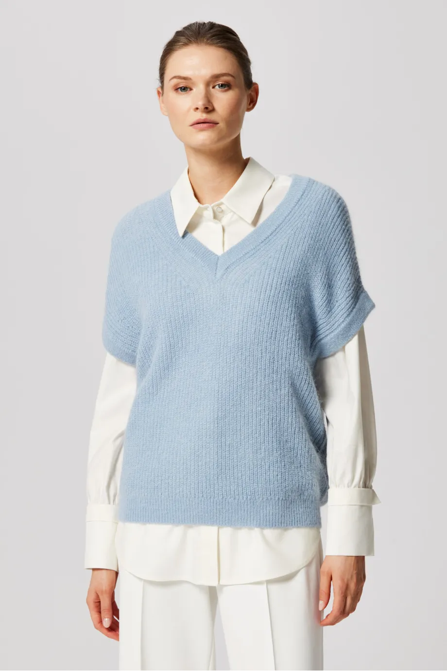 Bluza albastră cu decolteu în V Bluza albastră cu decolteu în V