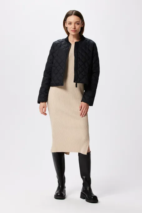 Jachetă scurtă neagră cu umplutură naturală