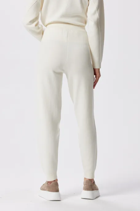 Pantaloni crem din lână merinos