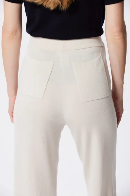 Pantaloni largi bej din lână merinos