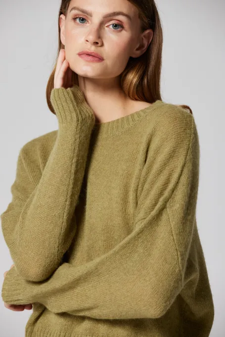 Pulover verde din amestec de lână de alpakă Pulover verde din amestec de lână de alpakă