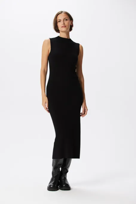 Rochie neagră mulată