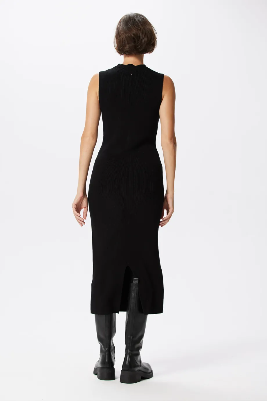 Rochie neagră mulată Rochie neagră mulată