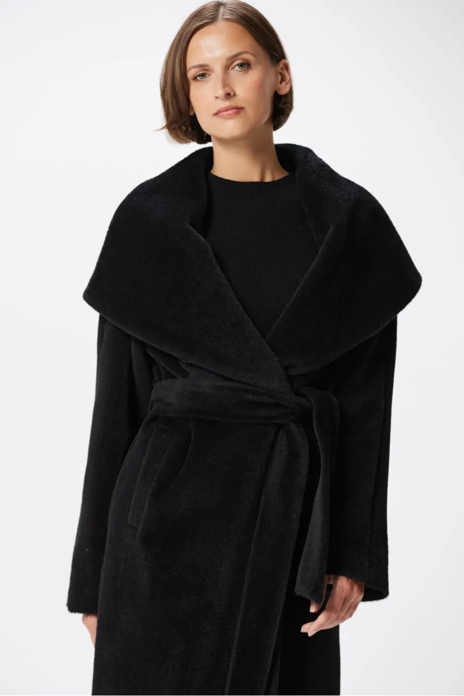 Palton negru cu glugă din suri alpaca evercoat Palton negru cu glugă din suri alpaca evercoat