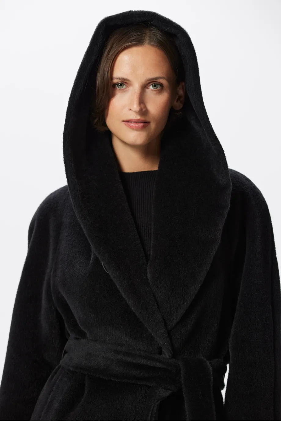 Palton negru cu glugă din suri alpaca evercoat Palton negru cu glugă din suri alpaca evercoat