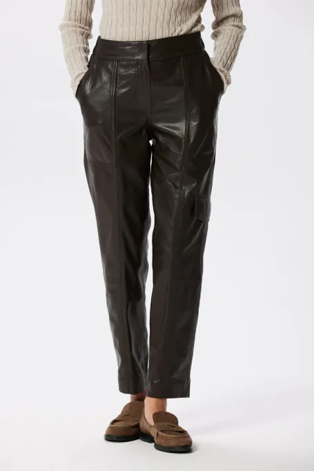 Pantaloni jogger maro din piele