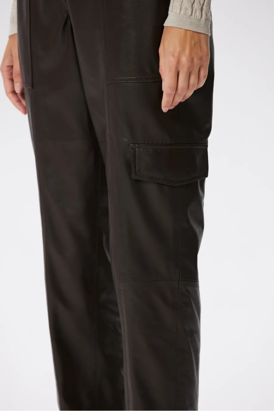 Pantaloni jogger maro din piele Pantaloni jogger maro din piele