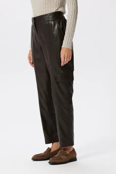 Pantaloni jogger maro din piele Pantaloni jogger maro din piele