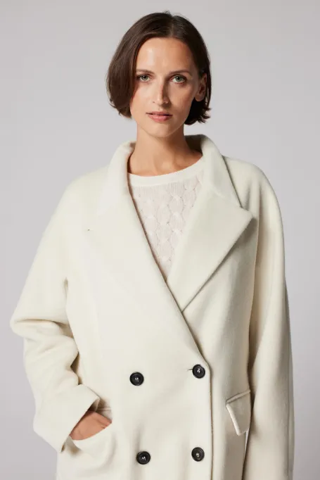 Palton alb din lână cu două rânduri de nasturi