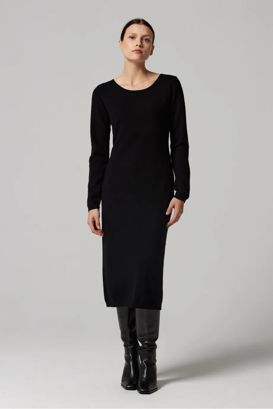 Rochie midi neagră din cașmir Rochie midi neagră din cașmir