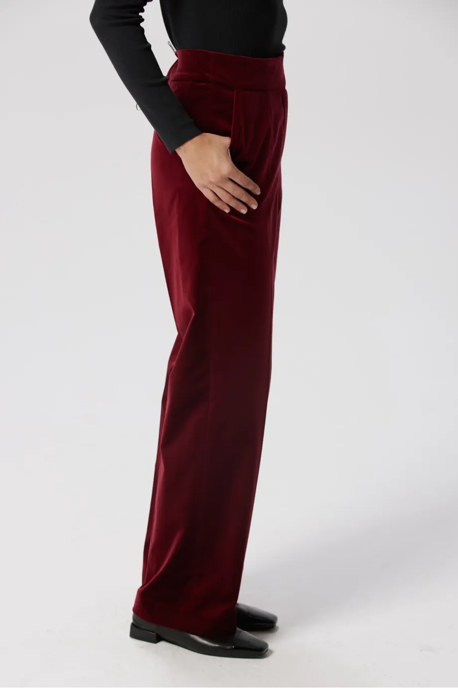 Pantaloni catifea pentru costum Pantaloni catifea pentru costum