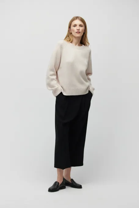 Pantaloni negri tip culottes