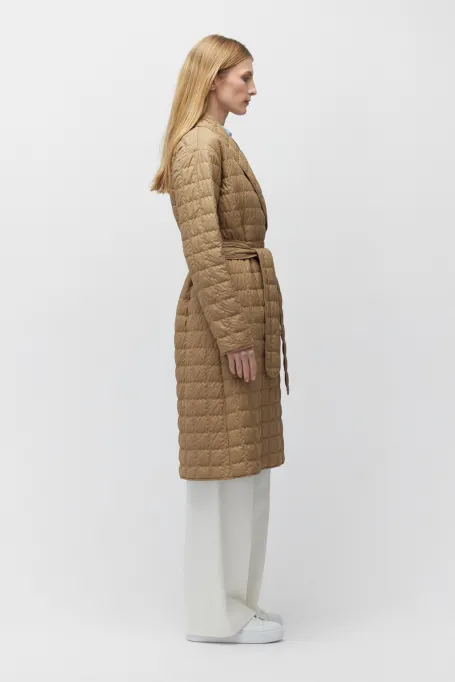 Geacă matlasată cu umplutură din lână de cămilă