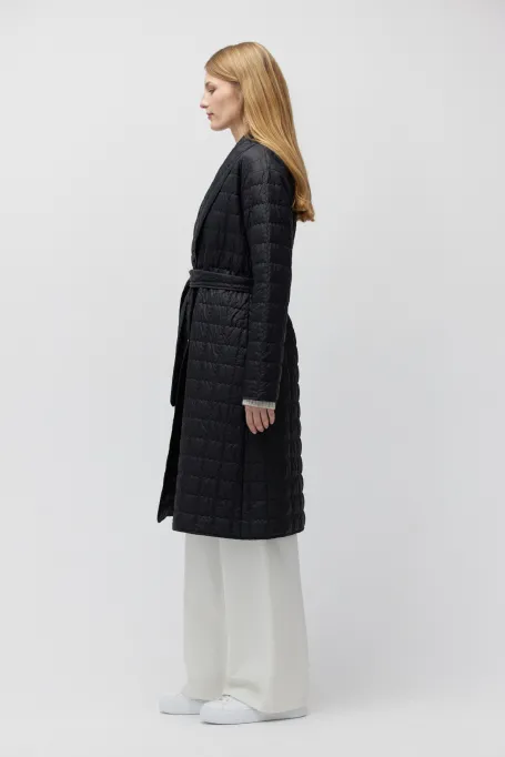 Geacă neagră matlasată cu umplutură din lână de cămilă Geacă neagră matlasată cu umplutură din lână de cămilă