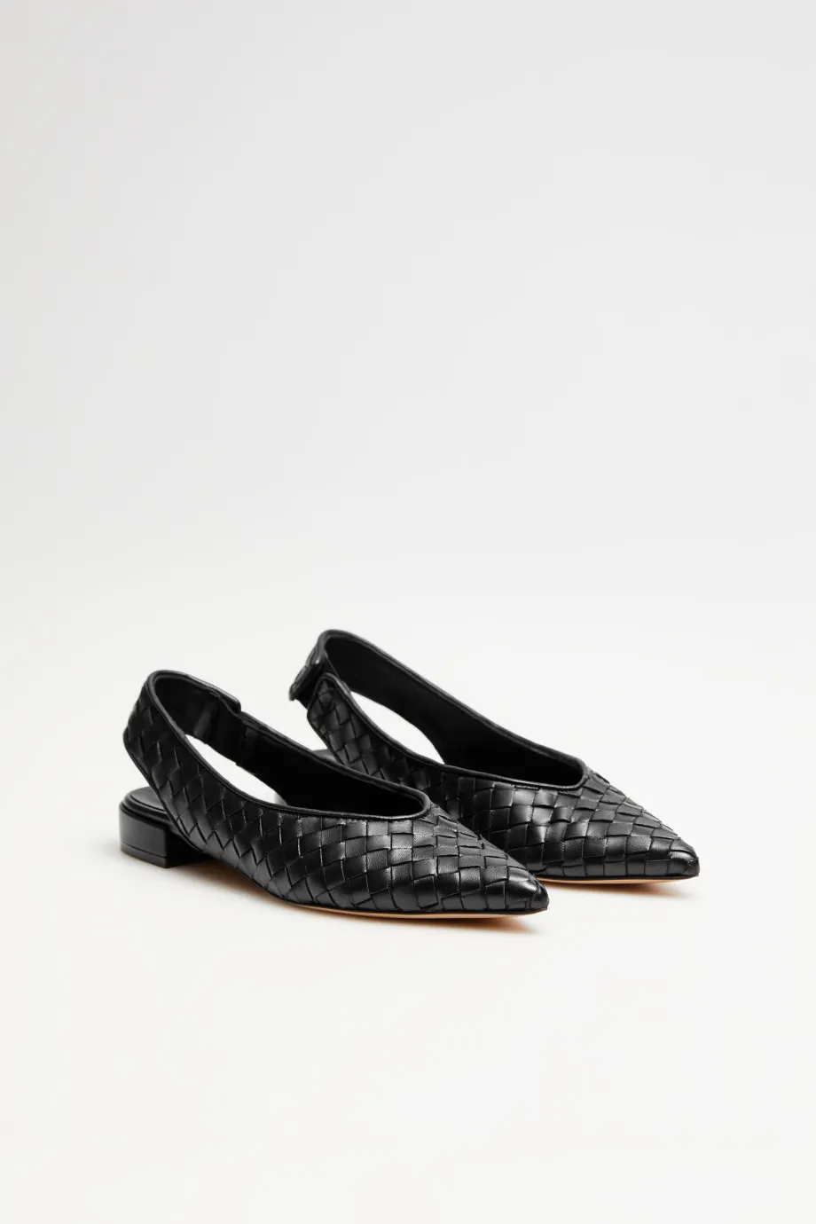 Pantofi slingback negri din piele împletită Pantofi slingback negri din piele împletită