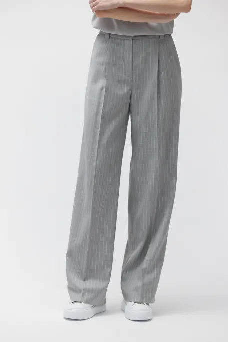 Pantaloni de lână cu croială largă