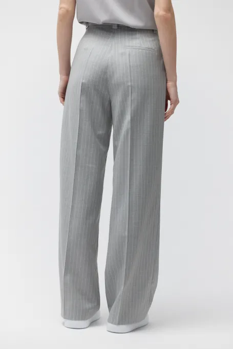 Pantaloni de lână cu croială largă