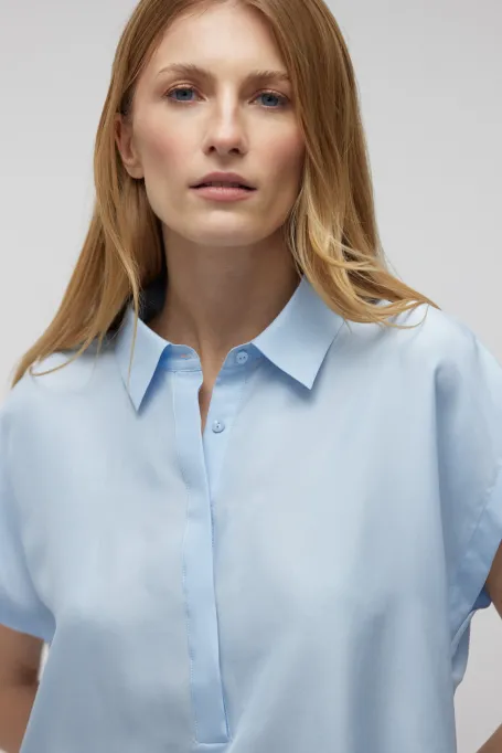 Bluza albastru deschis din mătase