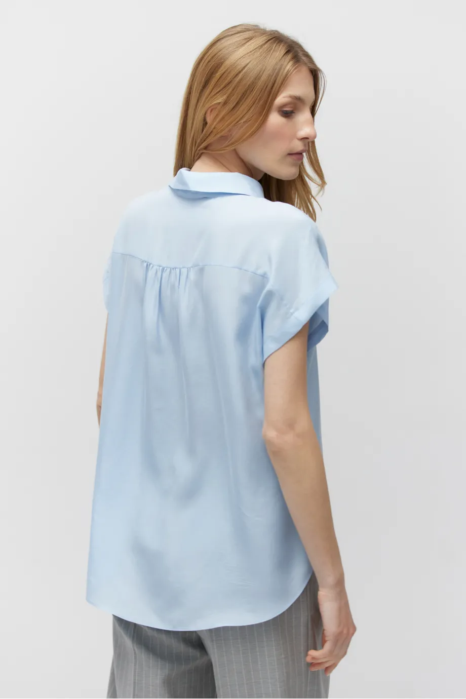 Bluza albastru deschis din mătase Bluza albastru deschis din mătase