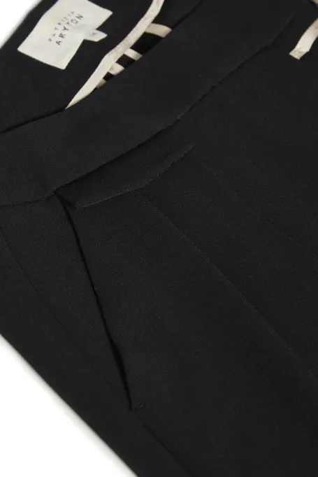 Pantaloni largi negri cu manșete Pantaloni largi negri cu manșete