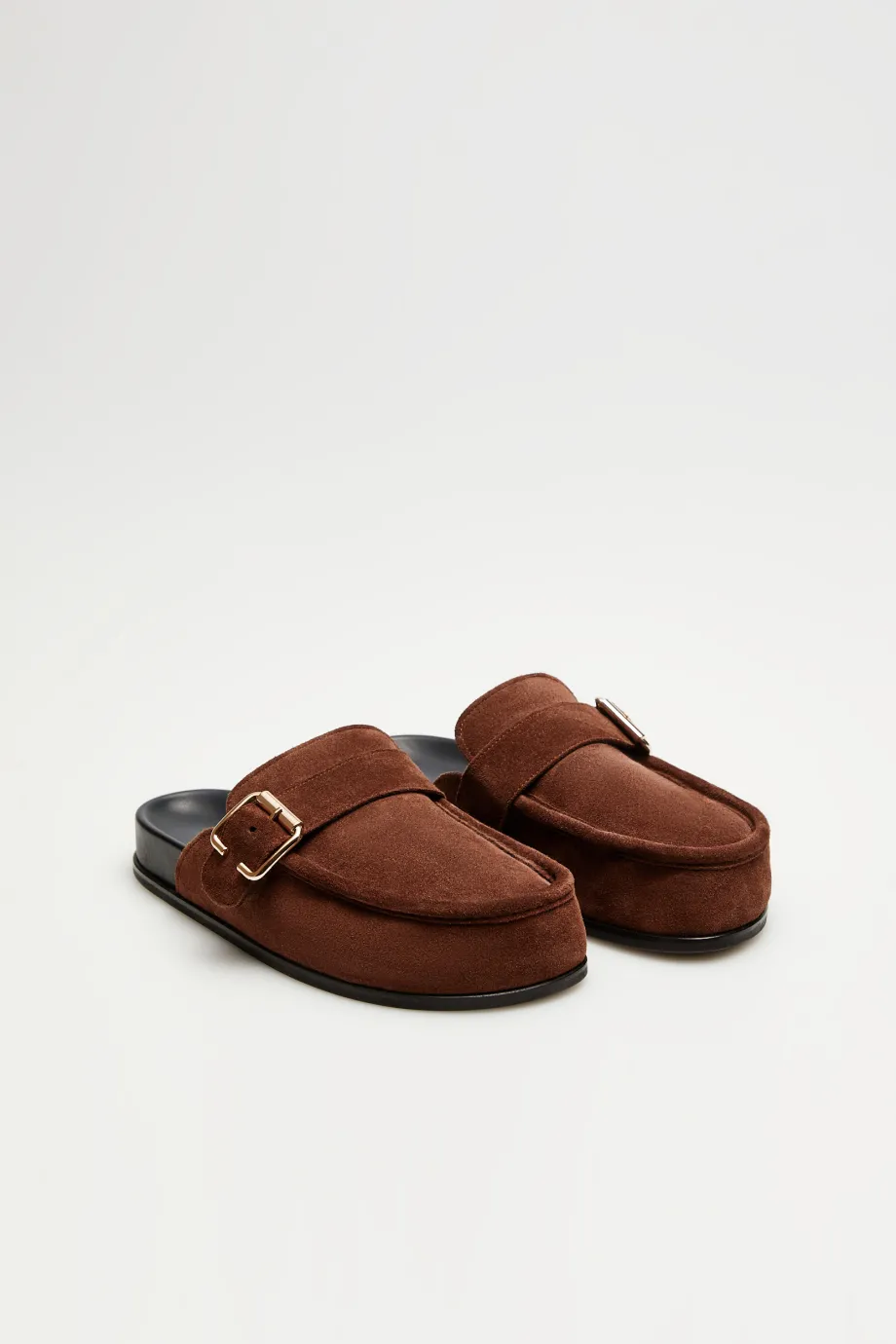 Șlapi maro slip-on din piele de căprioară Șlapi maro slip-on din piele de căprioară