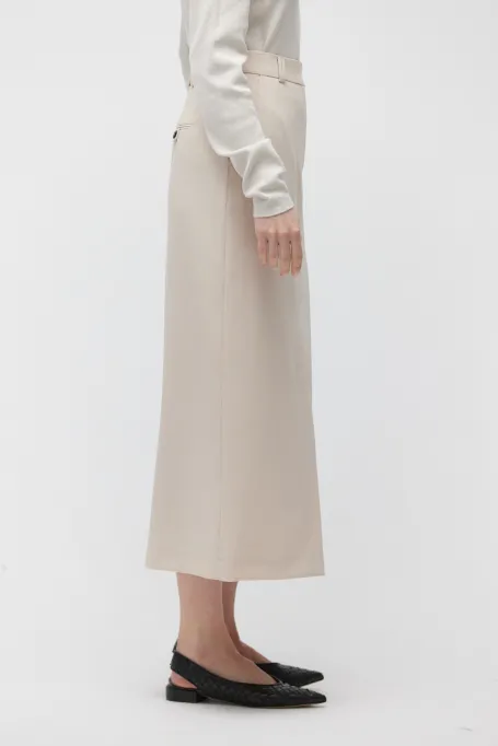 Fustă din lână de culoare nude