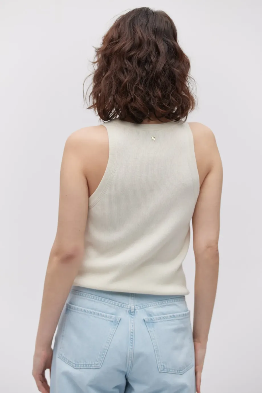 Bluză crem tip halter cu mătase Bluză crem tip halter cu mătase