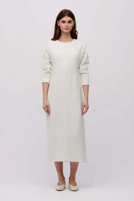 Rochie midi albă cu slit