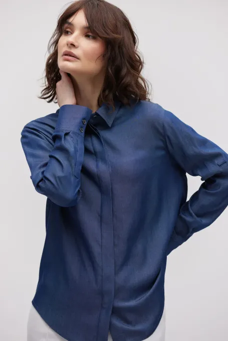 Cămașă de culoarea denimului