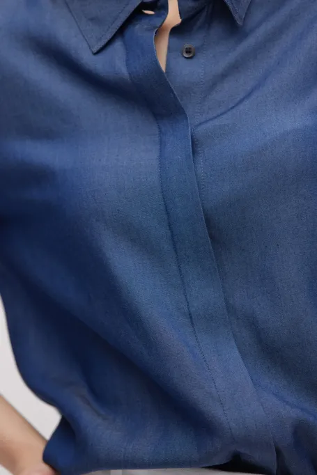 Cămașă de culoarea denimului