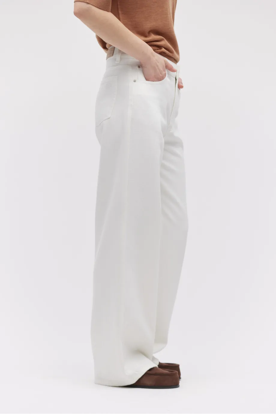 Blugi albi cu picior larg Blugi albi cu picior larg