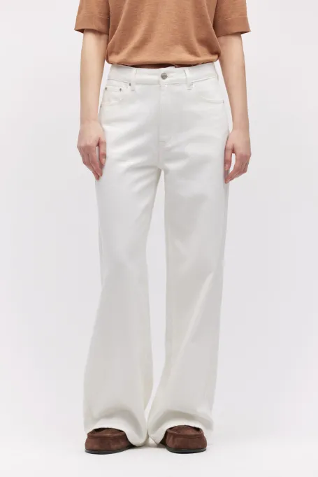 Blugi albi cu picior larg
